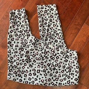 Kate Spade Grey Dloral Pink Black White Capri Pants 4